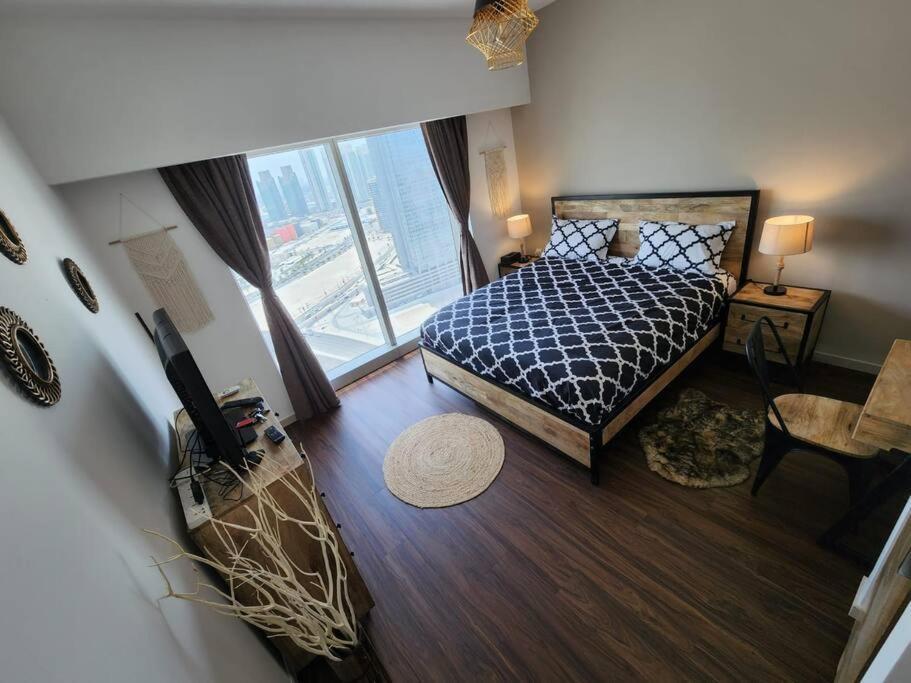Appartamento Cozy 1Br In Iconic Tower Abu Dhabi Esterno foto